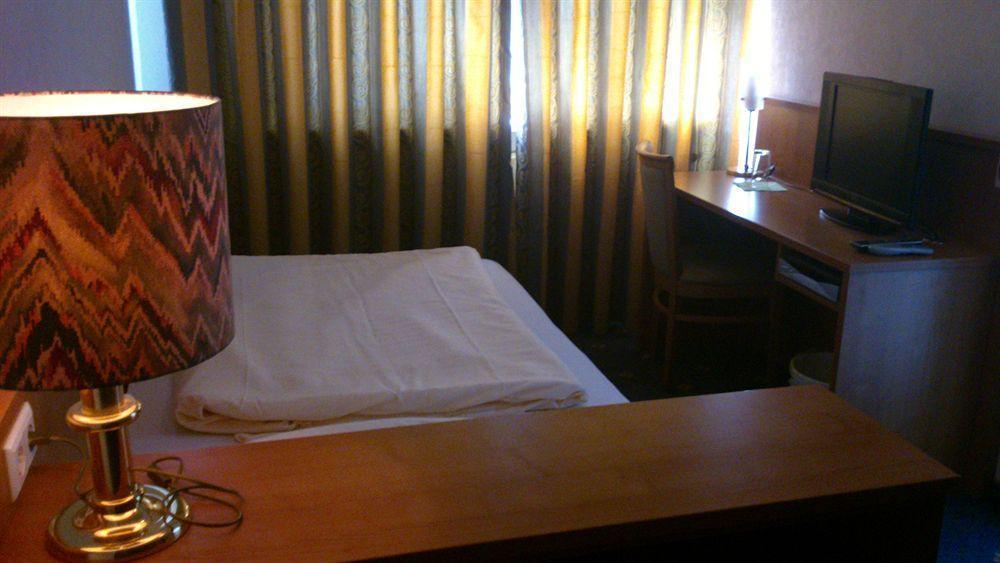 Hotel Kaiserhof Лерте Экстерьер фото