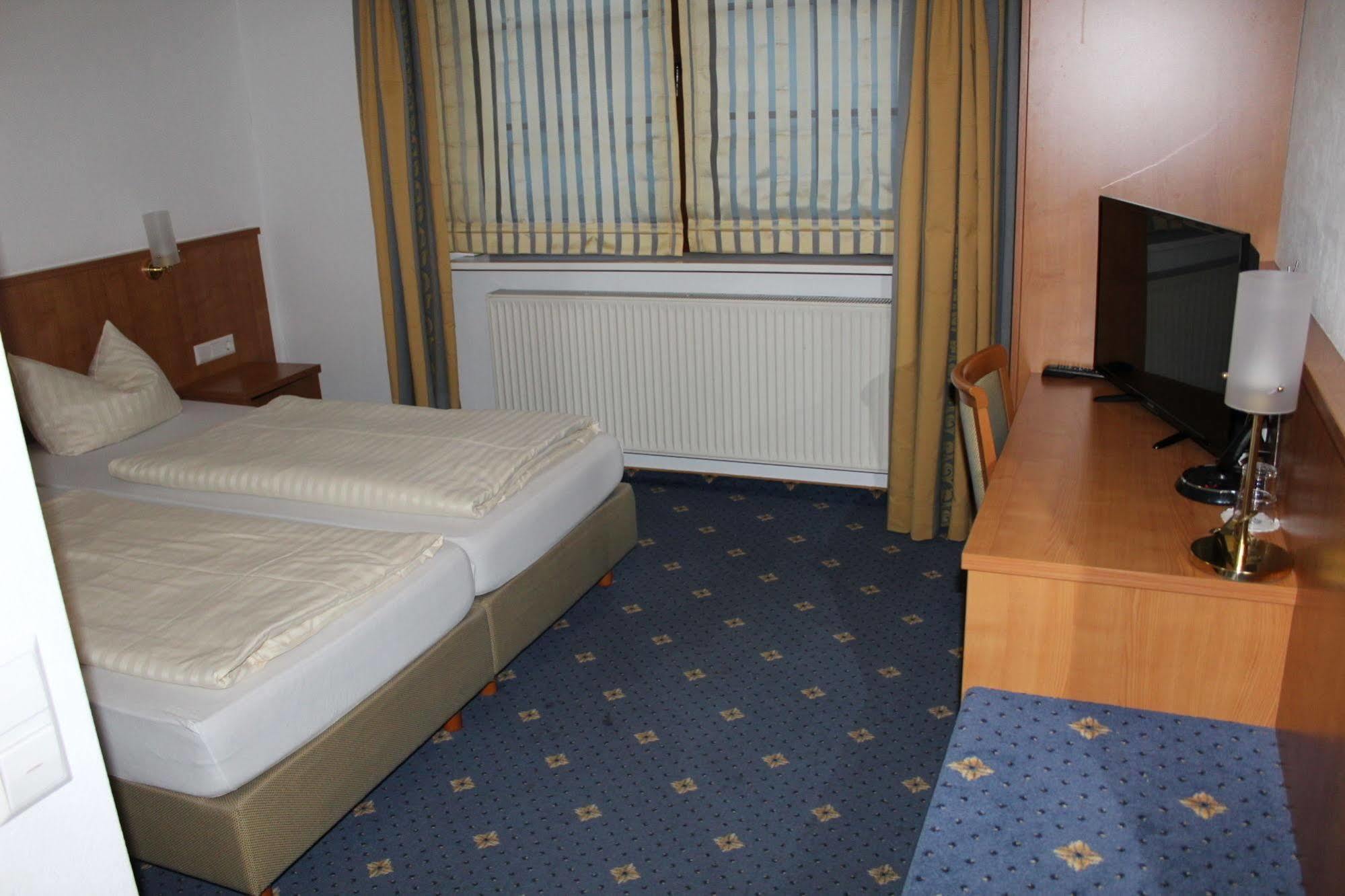Hotel Kaiserhof Лерте Экстерьер фото